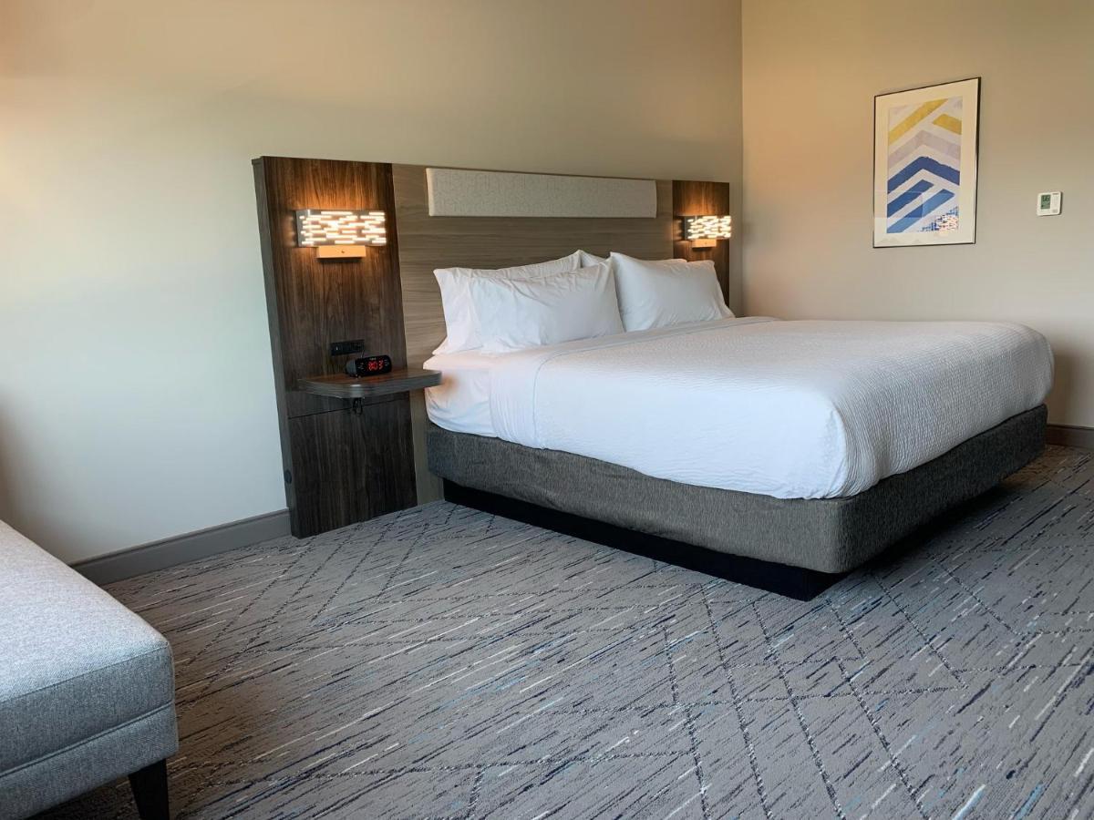 Holiday Inn Express & Suites - Courtenay - Comox By Ihg Exterior photo