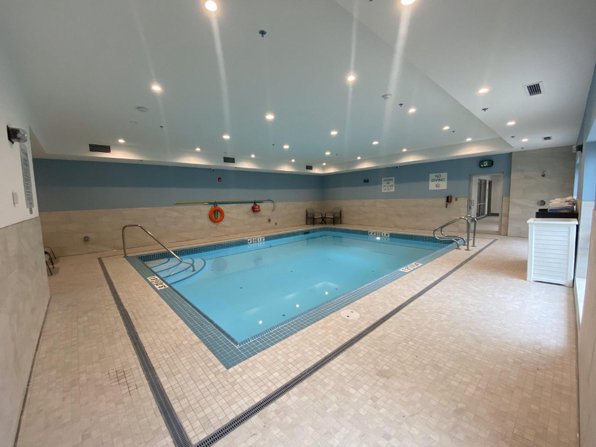 Holiday Inn Express & Suites - Courtenay - Comox By Ihg Exterior photo