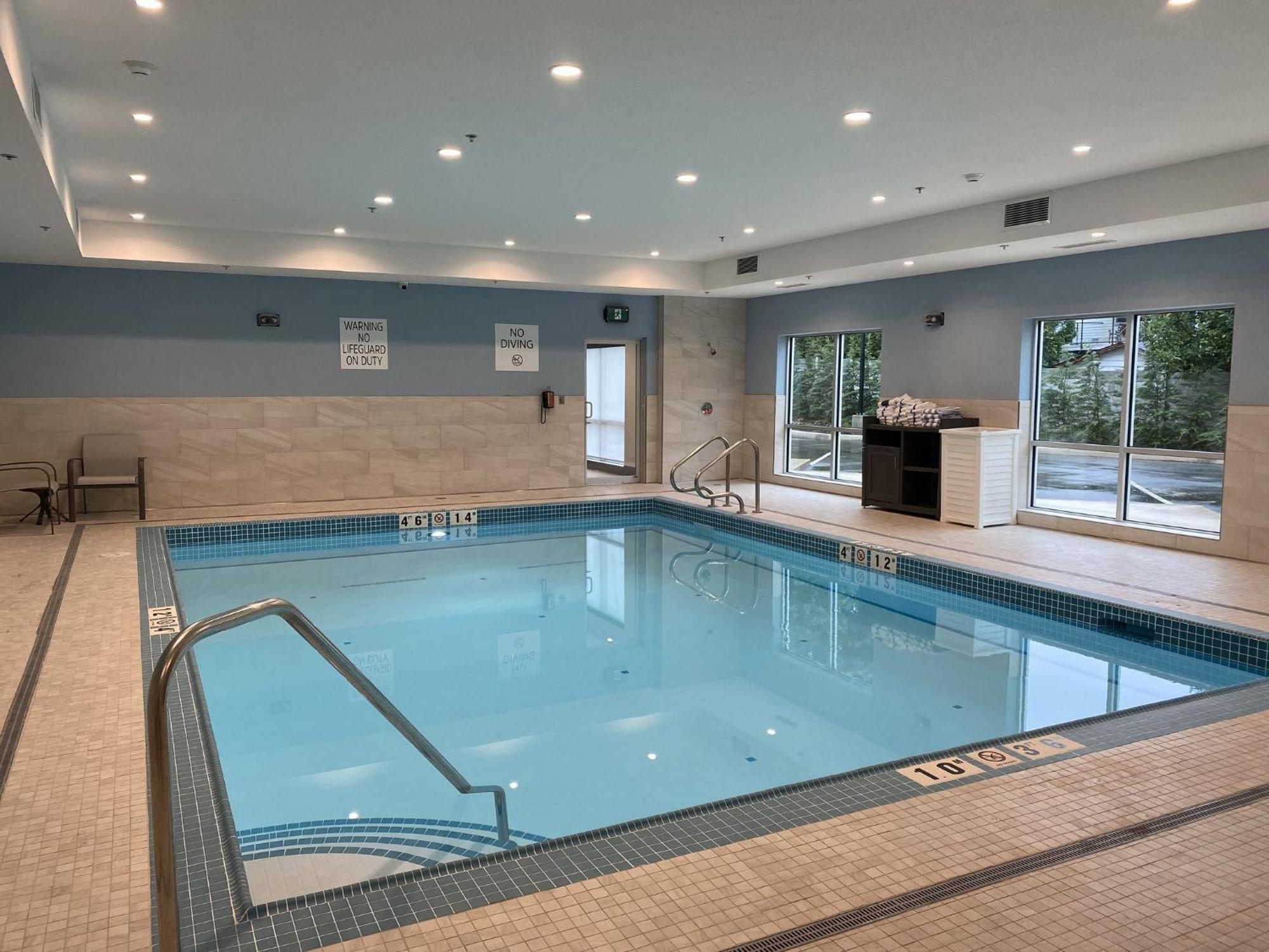 Holiday Inn Express & Suites - Courtenay - Comox By Ihg Exterior photo